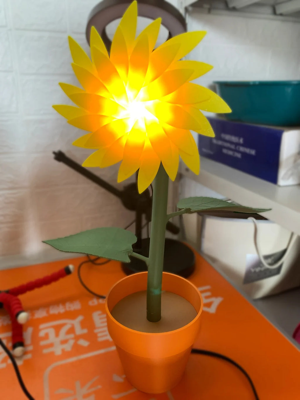 Sunflower Lamp